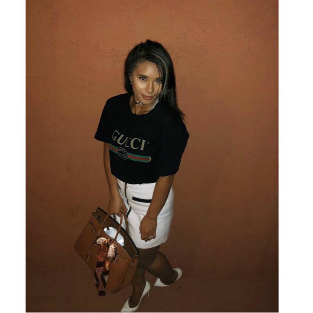 Meet your Posher, Elana